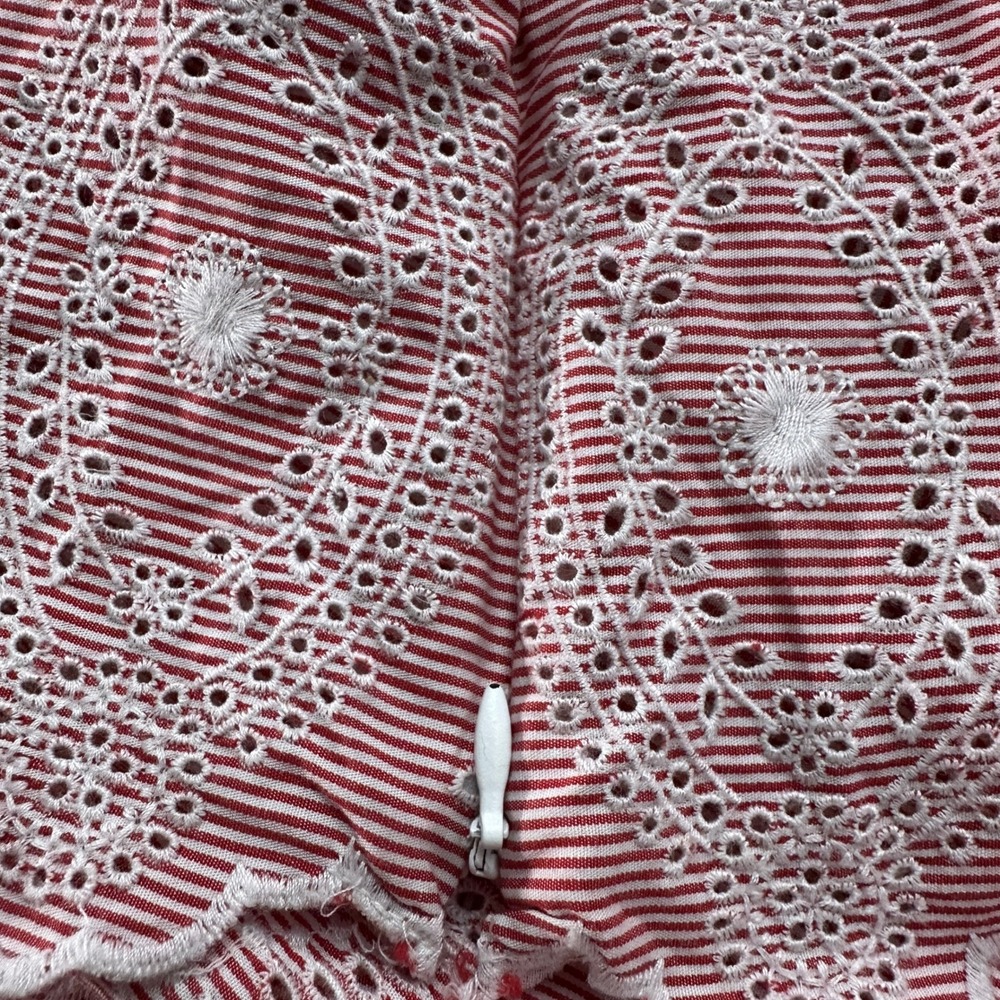 Talbots Red White Striped Eyelet Embroidered Sleeveless V-Neck Top Large Cotton - Picture 6 of 7